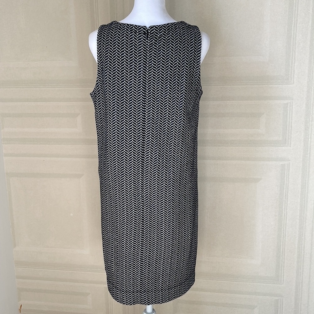 LOFT Shift Dress - Picture 4 of 4